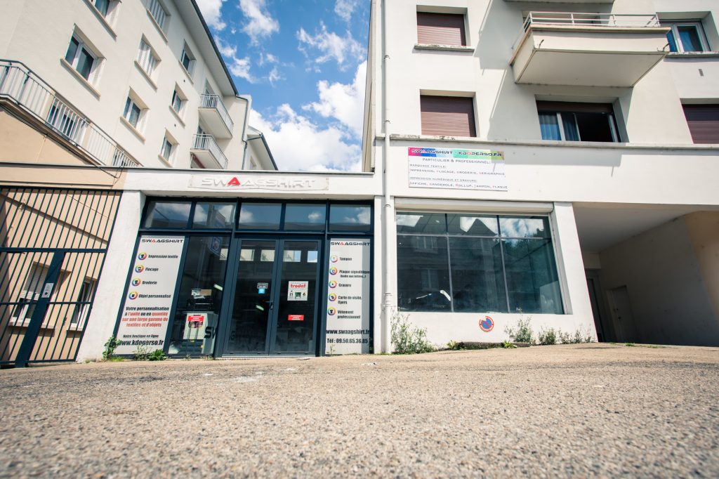 Devanture de l'atelier K'do Perso - Swaagshirt à Besançon